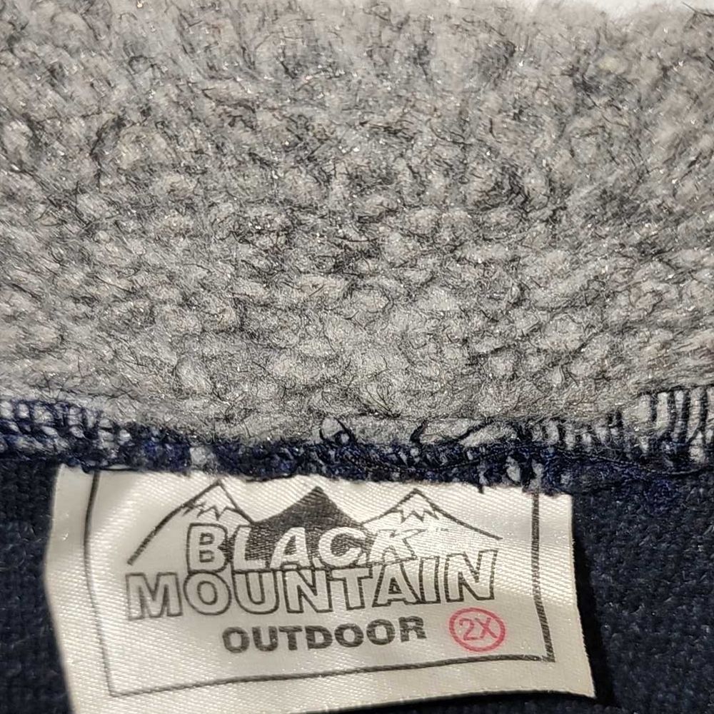 Men's Classic Navy Crewneck Sweater - Picture 4 of 4